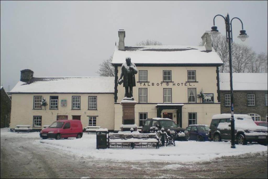 Yr Hen Efail - Old Smithy Villa Tregaron Exterior photo